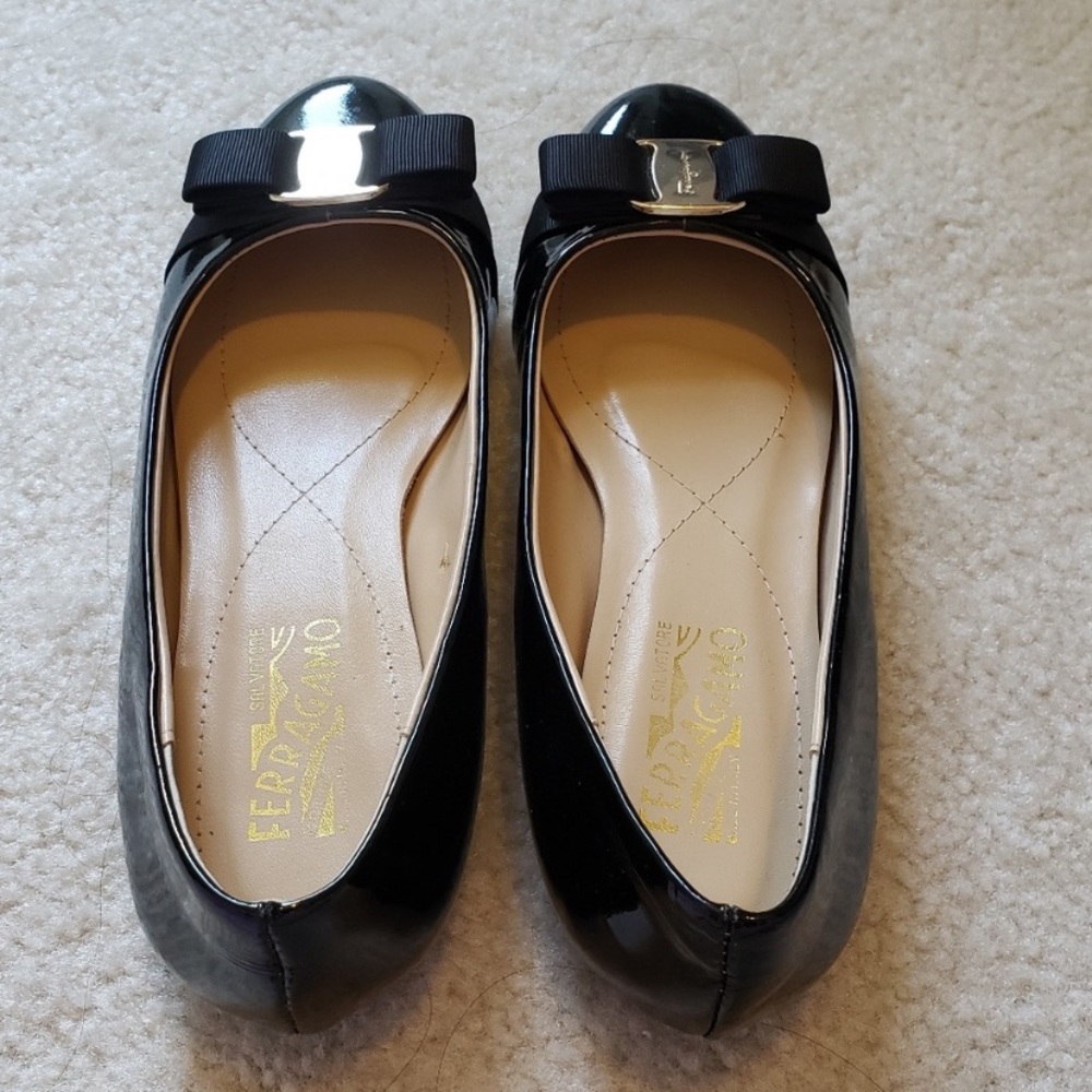 Ferragamo Varina Bow Flats - Size 39